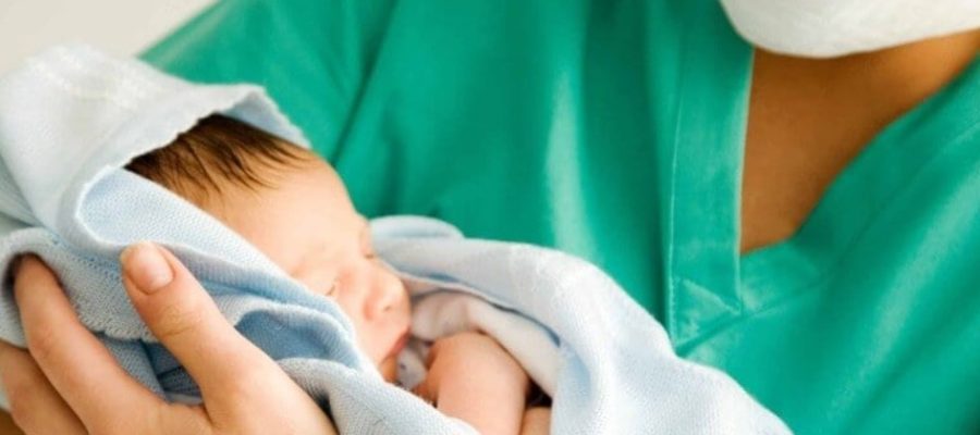 Número de nascimentos cai e mulheres adiam maternidade em Alpinópolis
