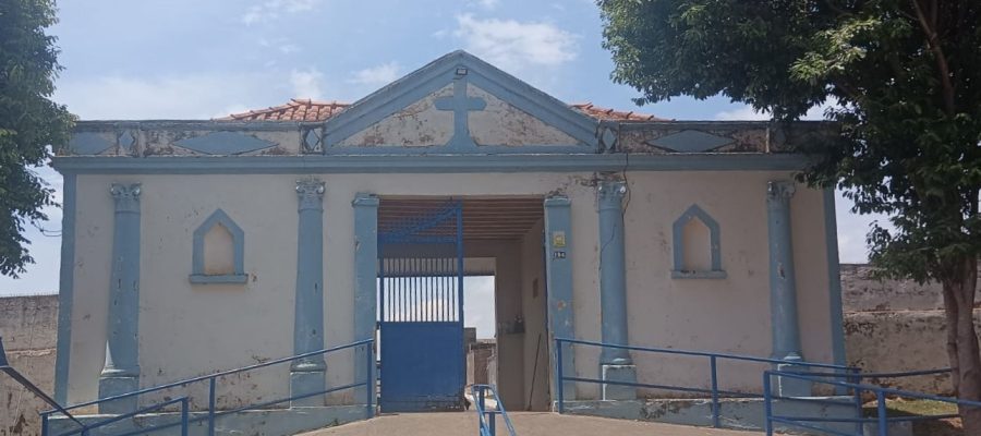 Cemitério de Alpinópolis completa 106 anos e enfrenta escassez de espaço para novos sepultamentos