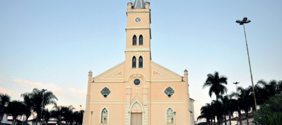 Censo 2022 revela mudanças no perfil religioso de Alpinópolis, mas católicos ainda representam a ampla maioria