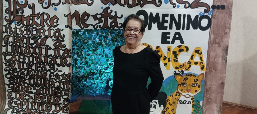 Escritora Helena de Oliveira é homenageada em noite de autógrafos promovida em Alpinópolis