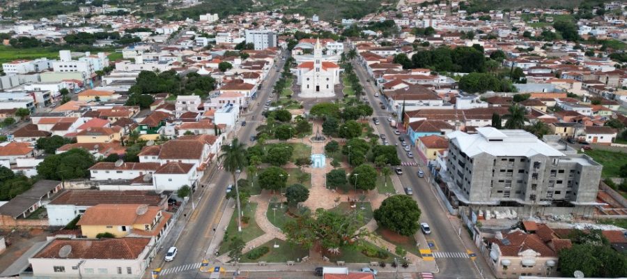 Alpinópolis tem maior número de moradores por residência que a média estadual e regional, aponta IBGE