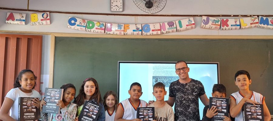 Historiador realiza série de palestras em escolas de Alpinópolis