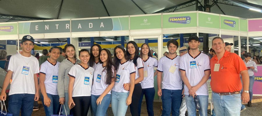 Estudantes de Alpinópolis participam da 22ª Femagri, em Guaxupé