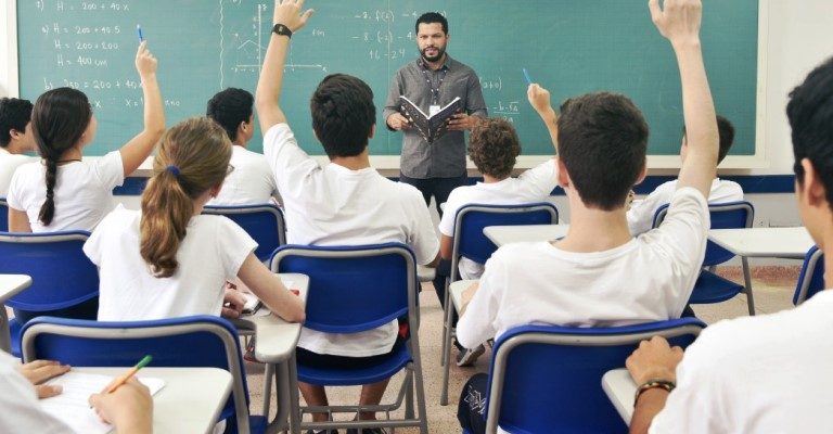 Escolas públicas de Alpinópolis melhoram, mas não atingem metas projetadas para o Ideb