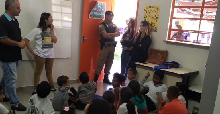 PM e Conselho Tutelar ministram palestra em escola de Alpinópolis