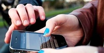 Mulher é agredida e tem celular roubado em Alpinópolis