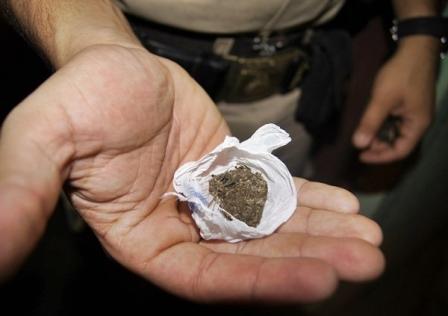 PM apreende menor por tráfico de drogas em Alpinópolis
