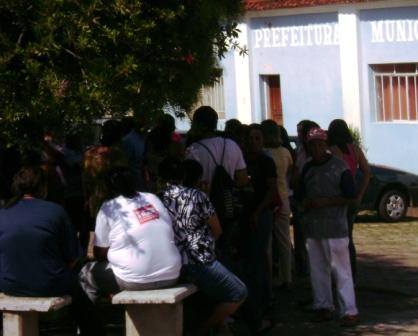Prefeitura de Alpinópolis atrasa pagamento de 13º salário